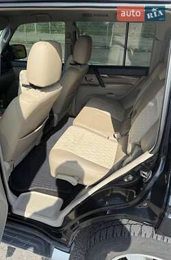Внедорожник / Кроссовер Mitsubishi Pajero Wagon 2007 в 