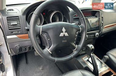 Внедорожник / Кроссовер Mitsubishi Pajero Wagon 2008 в 