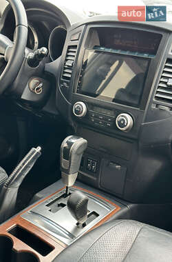 Внедорожник / Кроссовер Mitsubishi Pajero Wagon 2008 в 