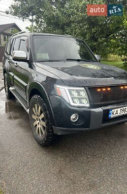 Внедорожник / Кроссовер Mitsubishi Pajero Wagon 2008 в 