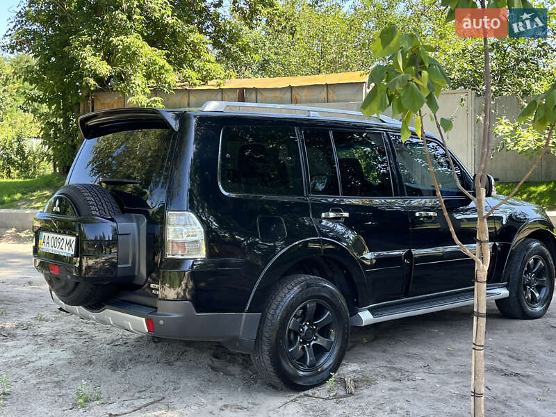 Внедорожник / Кроссовер Mitsubishi Pajero Wagon 2008 в Киеве