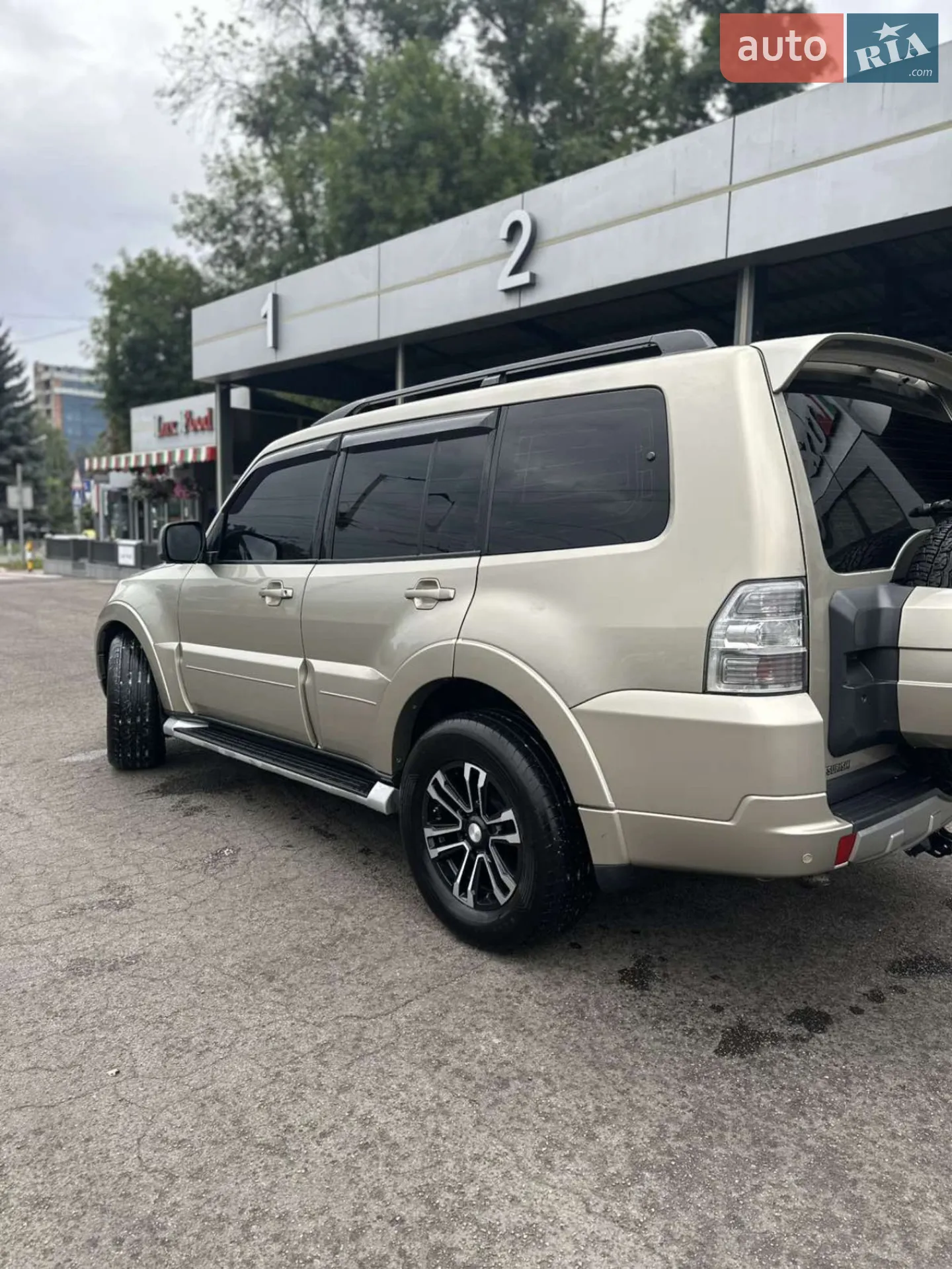 2010 Mitsubishi Pajero - мініатюра 7