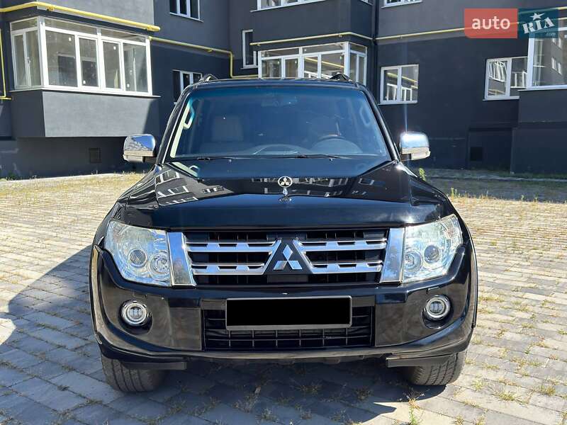 Внедорожник / Кроссовер Mitsubishi Pajero Wagon 2012 в Ахтырке