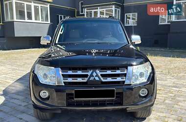 Внедорожник / Кроссовер Mitsubishi Pajero Wagon 2012 в 