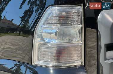 Внедорожник / Кроссовер Mitsubishi Pajero Wagon 2012 в 