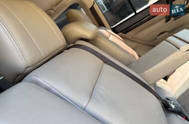 Внедорожник / Кроссовер Mitsubishi Pajero Wagon 2012 в 