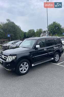 Внедорожник / Кроссовер Mitsubishi Pajero Wagon 2008 в 