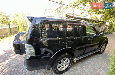 Внедорожник / Кроссовер Mitsubishi Pajero Wagon 2007 в 
