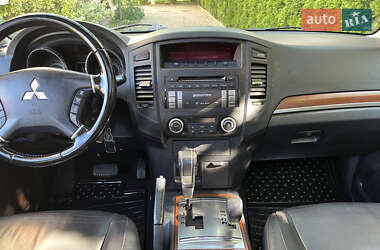 Внедорожник / Кроссовер Mitsubishi Pajero Wagon 2007 в 