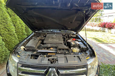 Внедорожник / Кроссовер Mitsubishi Pajero Wagon 2007 в 