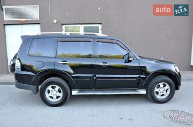 Внедорожник / Кроссовер Mitsubishi Pajero Wagon 2007 в 