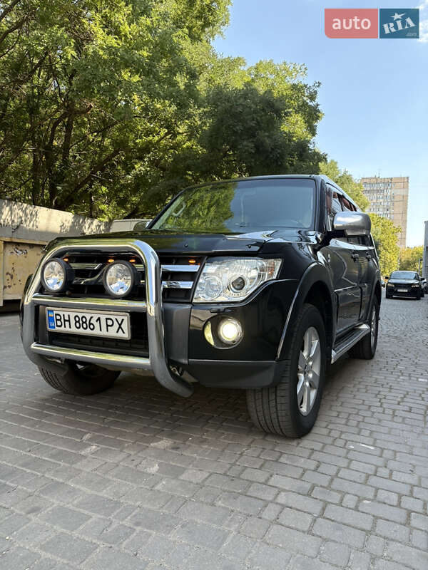 Внедорожник / Кроссовер Mitsubishi Pajero Wagon 2007 в 