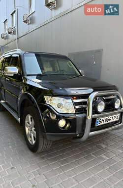 Внедорожник / Кроссовер Mitsubishi Pajero Wagon 2007 в 