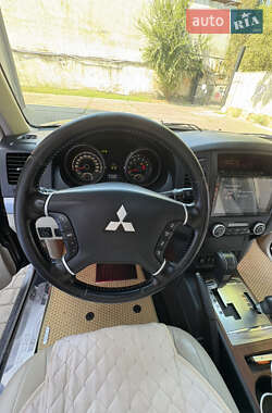 Внедорожник / Кроссовер Mitsubishi Pajero Wagon 2007 в 