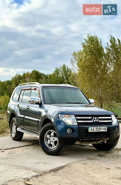 Позашляховик / Кросовер Mitsubishi Pajero Wagon 2008 в Києві