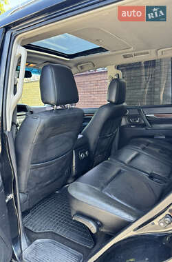 Позашляховик / Кросовер Mitsubishi Pajero Wagon 2008 в 