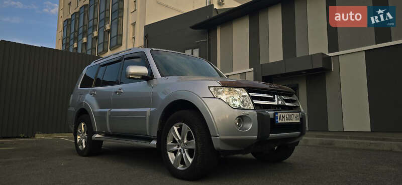 Внедорожник / Кроссовер Mitsubishi Pajero Wagon 2010 в Житомире
