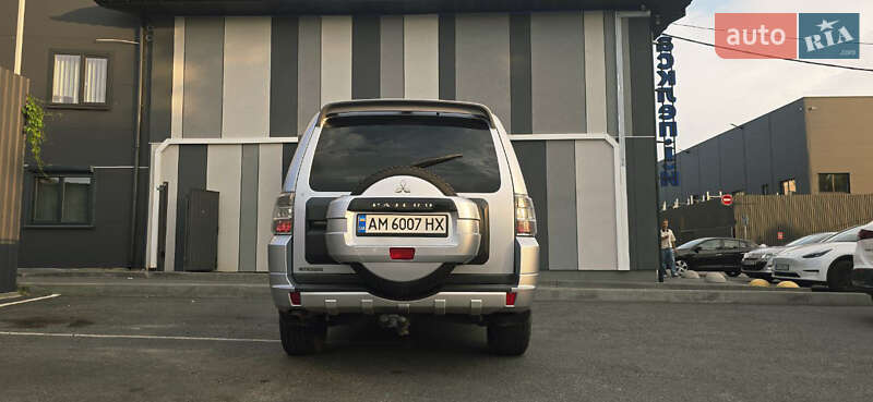 Внедорожник / Кроссовер Mitsubishi Pajero Wagon 2010 в Житомире