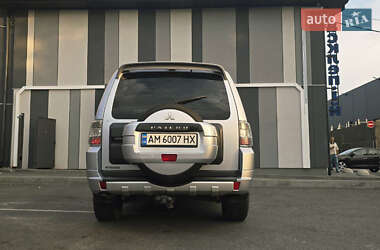 Внедорожник / Кроссовер Mitsubishi Pajero Wagon 2010 в 