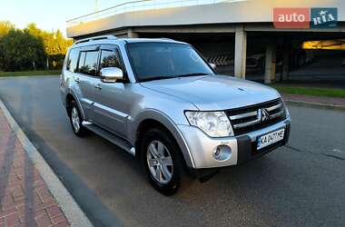 Внедорожник / Кроссовер Mitsubishi Pajero Wagon 2008 в 