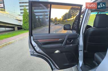 Внедорожник / Кроссовер Mitsubishi Pajero Wagon 2008 в 