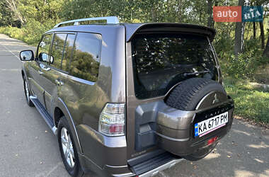 Внедорожник / Кроссовер Mitsubishi Pajero Wagon 2011 в 
