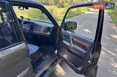 Внедорожник / Кроссовер Mitsubishi Pajero Wagon 2011 в 