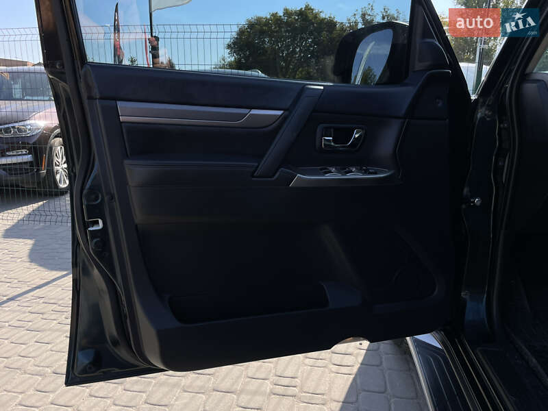 Позашляховик / Кросовер Mitsubishi Pajero Wagon 2014 в Бердичеві фото 23 Позашляховик / Кросовер Mitsubishi Pajero Wagon 2014 в Бердичеві