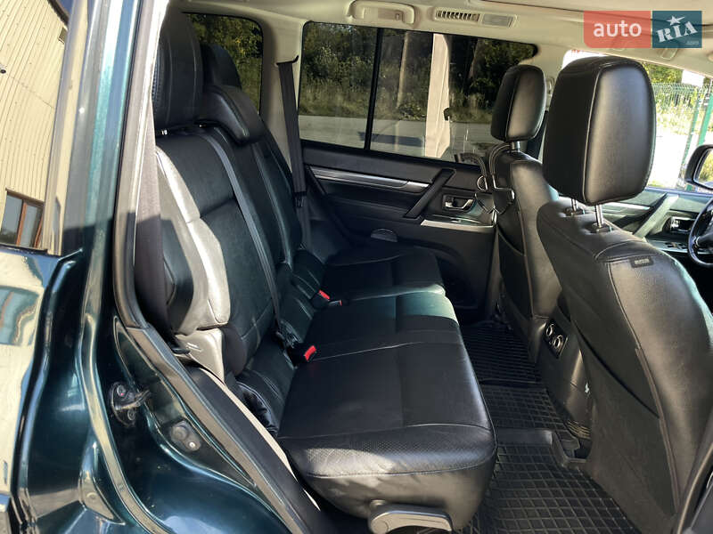 Позашляховик / Кросовер Mitsubishi Pajero Wagon 2014 в Бердичеві фото 32 Позашляховик / Кросовер Mitsubishi Pajero Wagon 2014 в Бердичеві