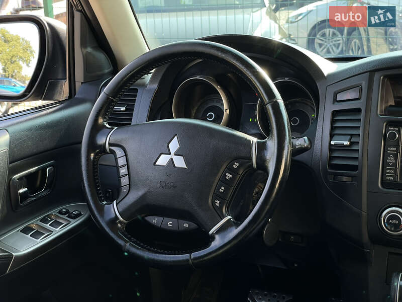 Позашляховик / Кросовер Mitsubishi Pajero Wagon 2014 в Бердичеві фото 37 Позашляховик / Кросовер Mitsubishi Pajero Wagon 2014 в Бердичеві