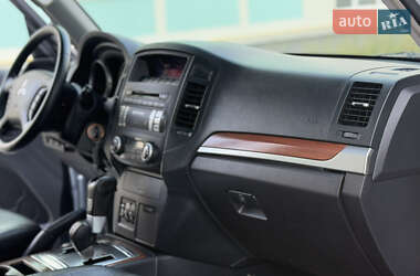 Внедорожник / Кроссовер Mitsubishi Pajero Wagon 2008 в 