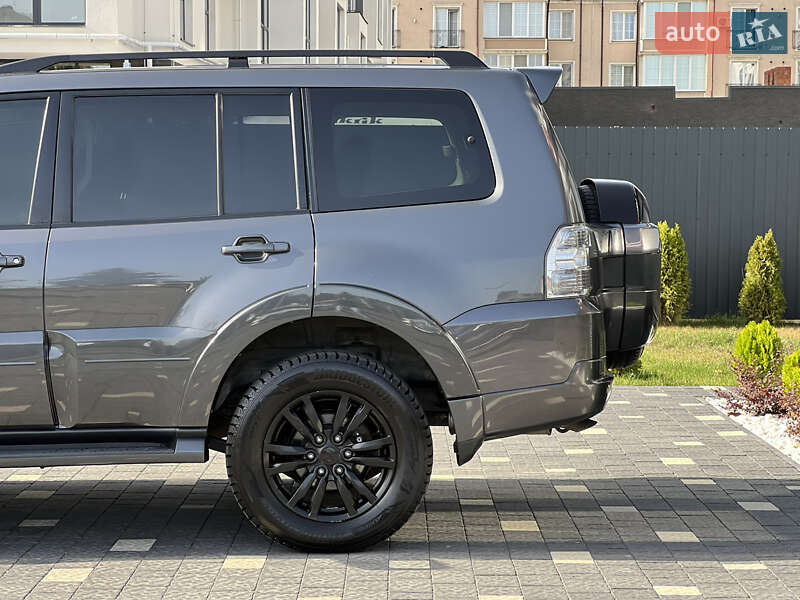 Внедорожник / Кроссовер Mitsubishi Pajero Wagon 2017 в Ужгороде