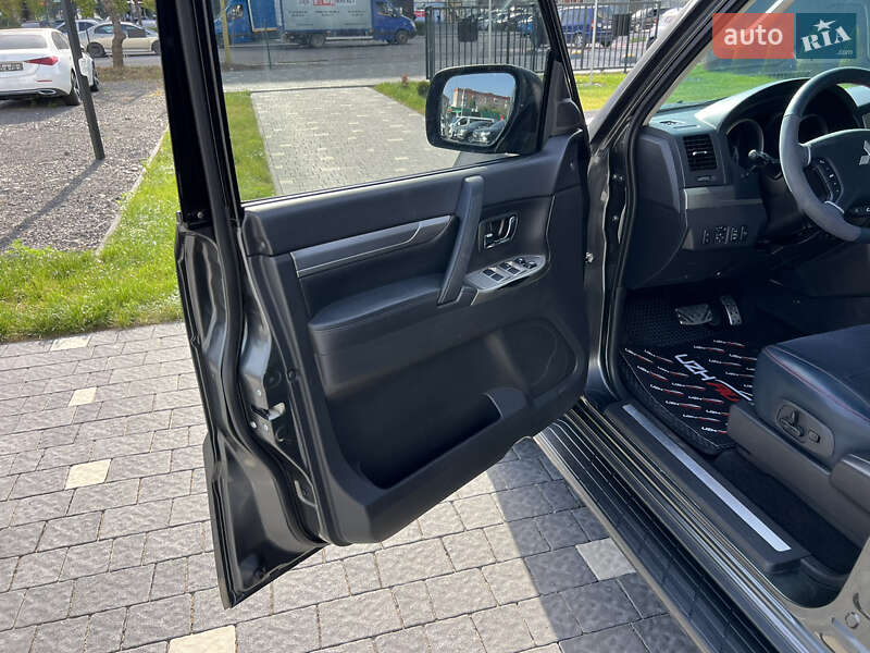 Внедорожник / Кроссовер Mitsubishi Pajero Wagon 2017 в Ужгороде