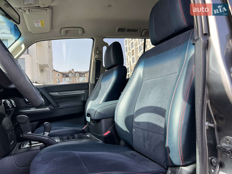 Внедорожник / Кроссовер Mitsubishi Pajero Wagon 2017 в Ужгороде