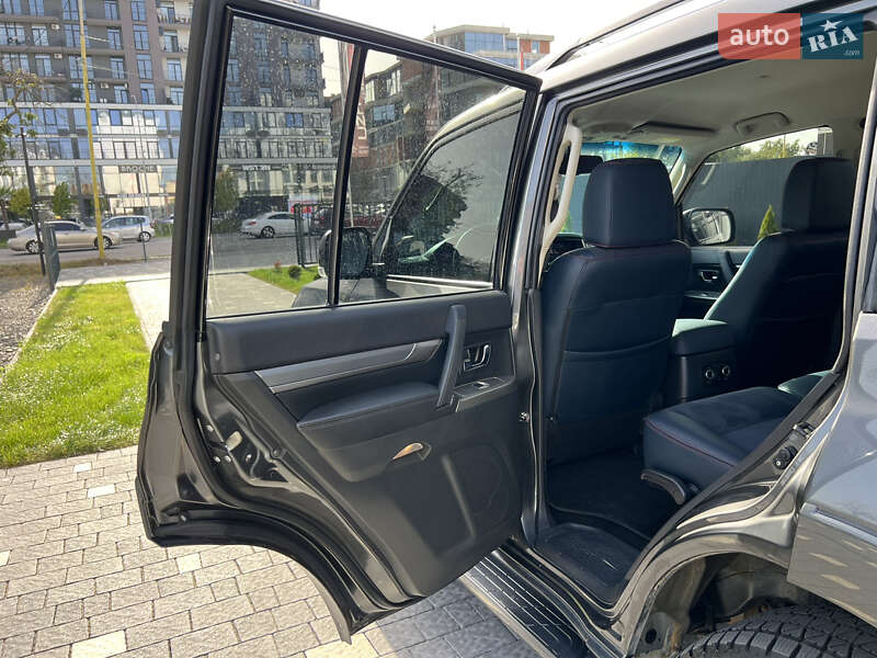Внедорожник / Кроссовер Mitsubishi Pajero Wagon 2017 в Ужгороде