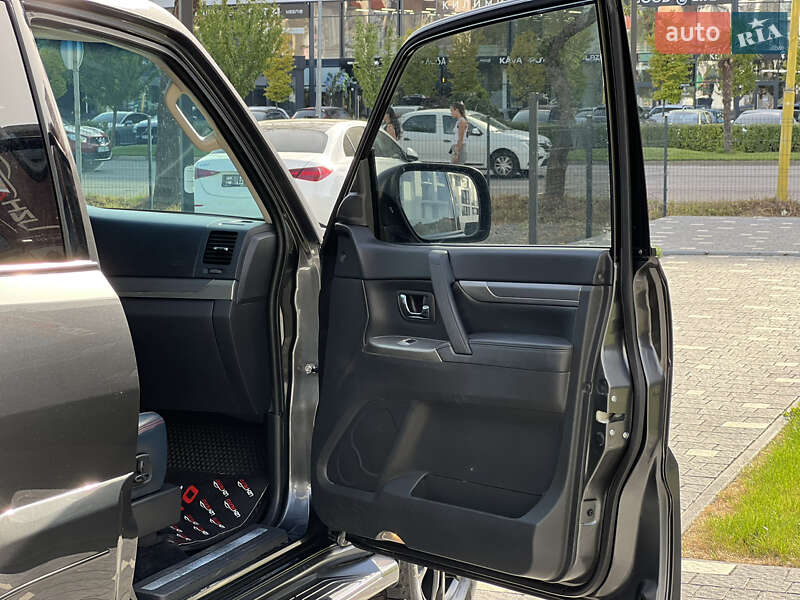 Внедорожник / Кроссовер Mitsubishi Pajero Wagon 2017 в Ужгороде