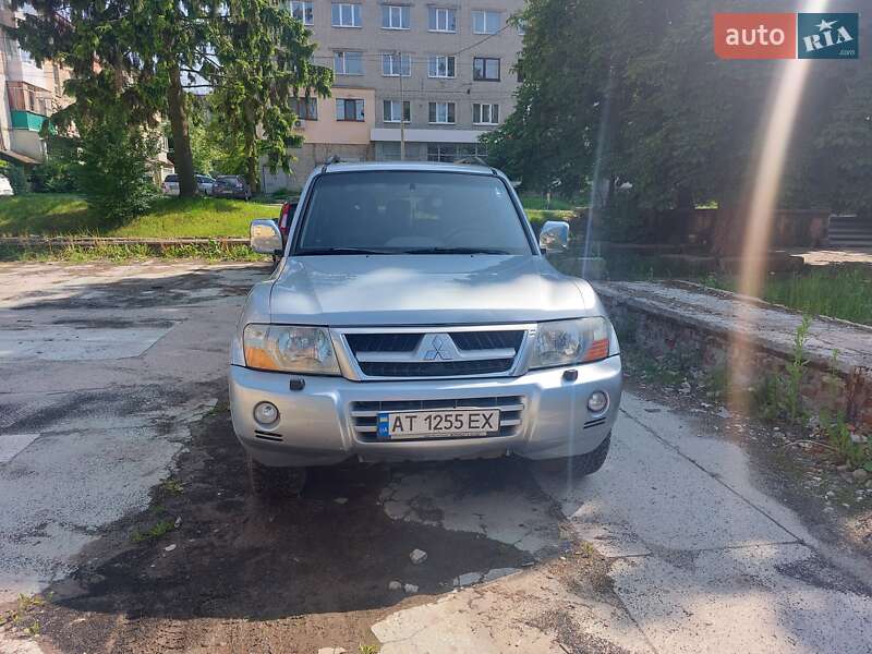 Внедорожник / Кроссовер Mitsubishi Pajero Wagon 2006 в 