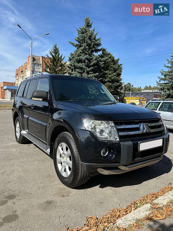 Mitsubishi Pajero Wagon 2010