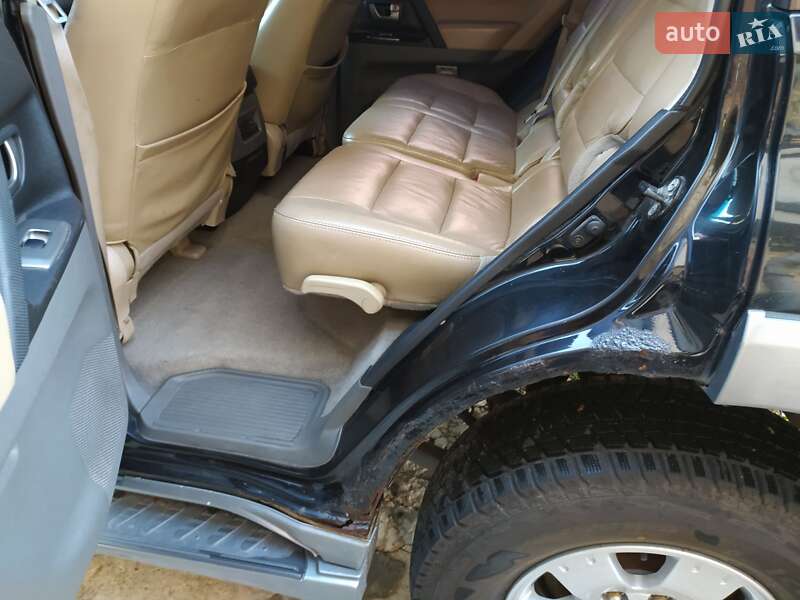 Внедорожник / Кроссовер Mitsubishi Pajero Wagon 2004 в Вышгороде