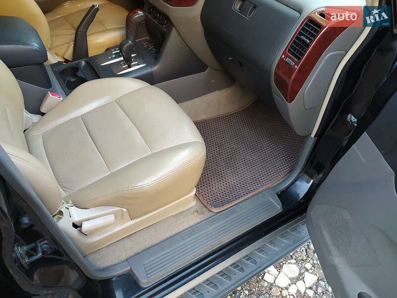 Внедорожник / Кроссовер Mitsubishi Pajero Wagon 2004 в Вышгороде