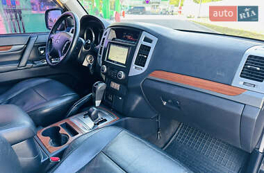 Внедорожник / Кроссовер Mitsubishi Pajero Wagon 2008 в 