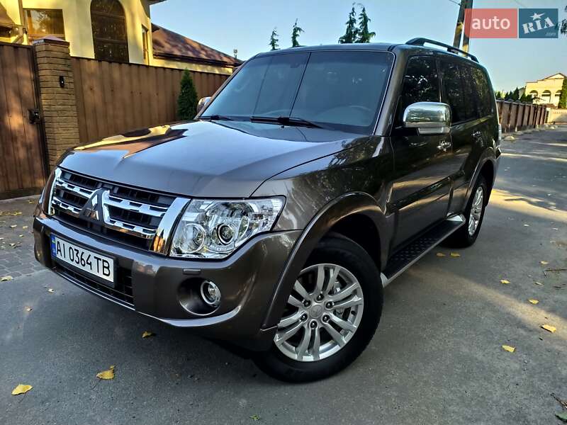 Внедорожник / Кроссовер Mitsubishi Pajero Wagon 2012 в 