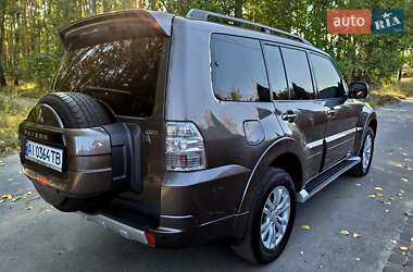 Внедорожник / Кроссовер Mitsubishi Pajero Wagon 2012 в 