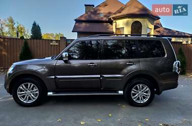 Внедорожник / Кроссовер Mitsubishi Pajero Wagon 2012 в 