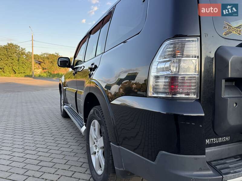 Внедорожник / Кроссовер Mitsubishi Pajero Wagon 2007 в Сарнах