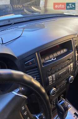 Внедорожник / Кроссовер Mitsubishi Pajero Wagon 2008 в 