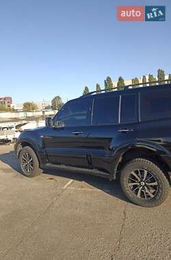 Внедорожник / Кроссовер Mitsubishi Pajero Wagon 2006 в 