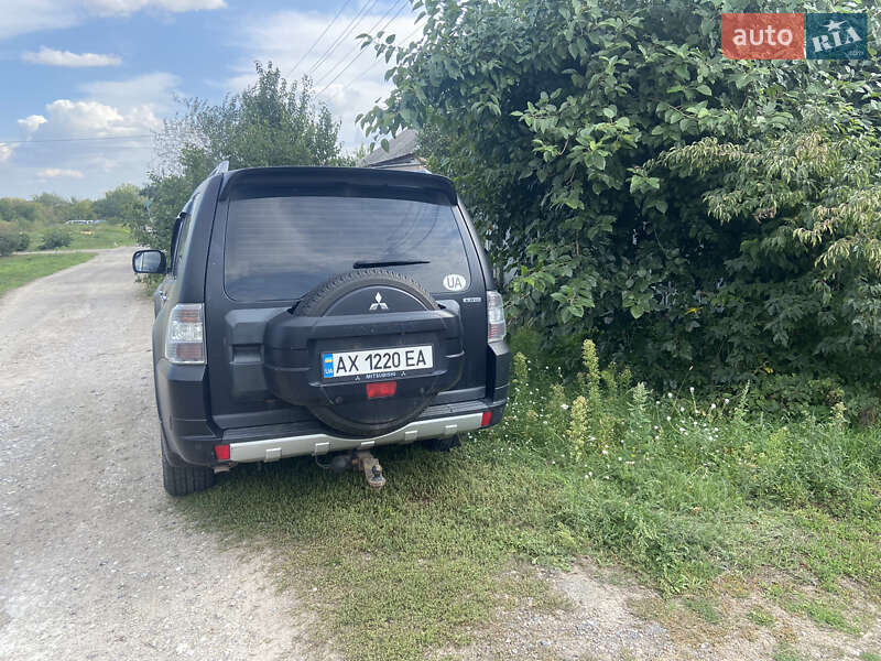 Внедорожник / Кроссовер Mitsubishi Pajero Wagon 2010 в Харькове