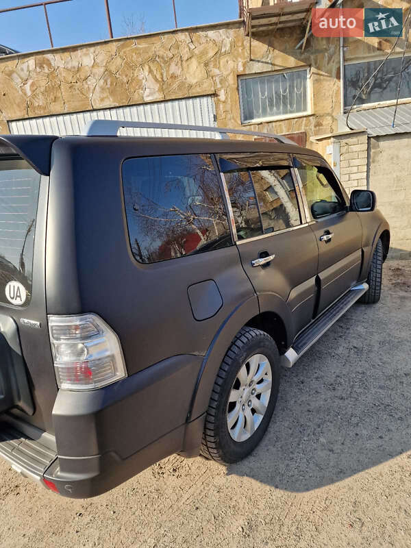 Внедорожник / Кроссовер Mitsubishi Pajero Wagon 2010 в Харькове