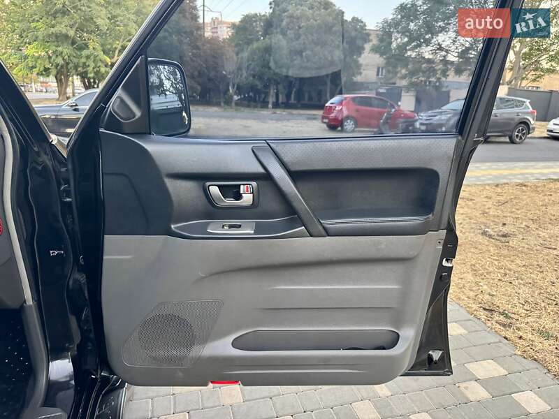 Внедорожник / Кроссовер Mitsubishi Pajero Wagon 2005 в Одессе